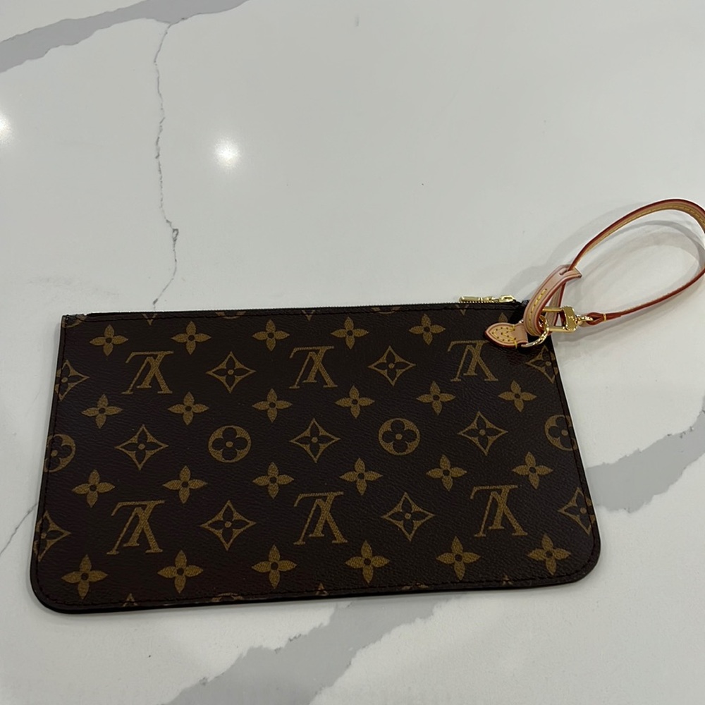 Louis Vuitton Neverfull wristlet
